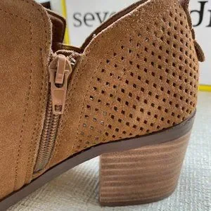 Seven Dials | Shoes | Brown Suede Zipper Booties Wmesh Sideback Sz 75 ...